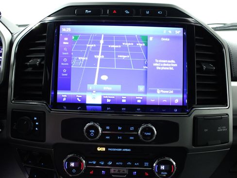 Used 2022 Ford F250 Lariat w/ Tremor Off-Road Package image 21