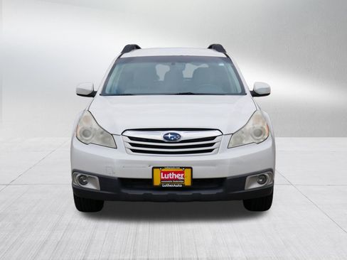 Used 2011 Subaru Outback 2.5i Premium w/ All-Weather Pkg AWD/4WD image 2