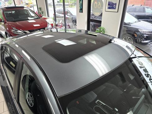 Used 2023 Nissan Altima 2.5 SV w/ SV Premium Package FWD image 11