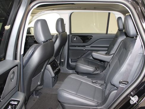 New 2026 Lincoln Aviator Premiere image 25