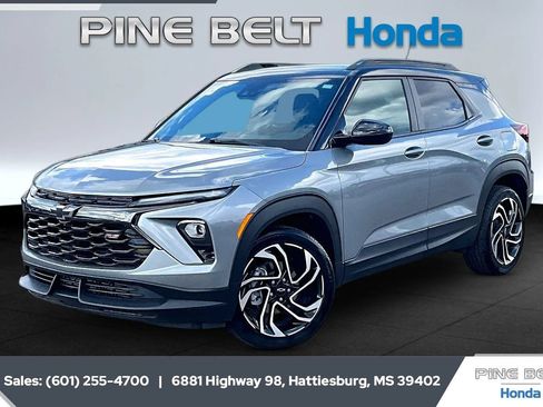 Used 2025 Chevrolet TrailBlazer RS w/ Convenience Package FWD image 10