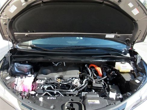 Used 2021 Toyota Sienna Limited image 7