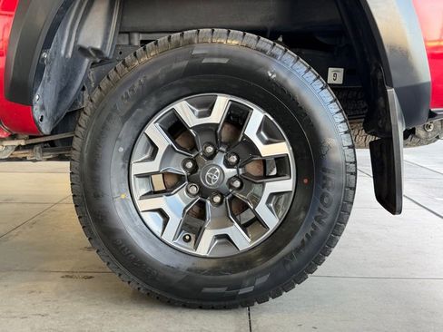 Certified 2021 Toyota Tacoma TRD Off-Road w/ Technology Package AWD/4WD image 16