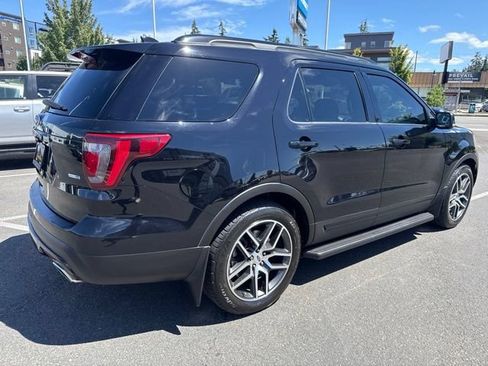 Used 2017 Ford Explorer Sport w/ Equipment Group 401A AWD/4WD image 6