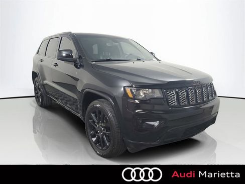 Used 2020 Jeep Grand Cherokee Altitude image 1