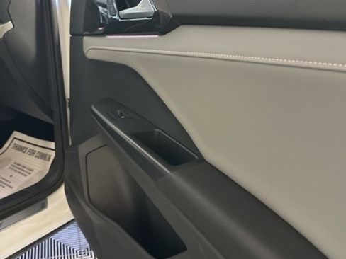 Used 2023 Volkswagen Taos SEL image 23