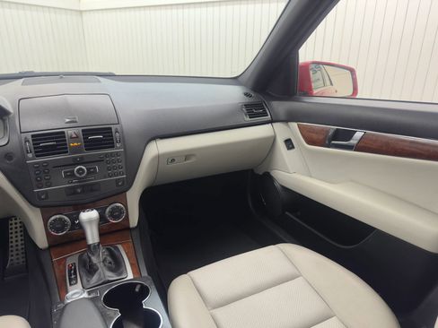 Used 2011 Mercedes-Benz C 300 4MATIC Sedan image 16