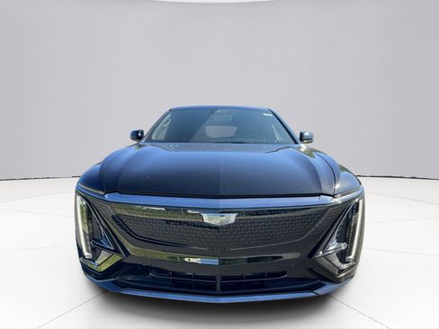 Used 2024 Cadillac Lyriq Sport AWD/4WD image 8