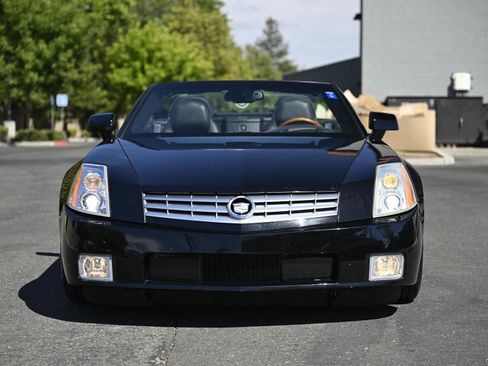 Used 2005 Cadillac XLR RWD image 2
