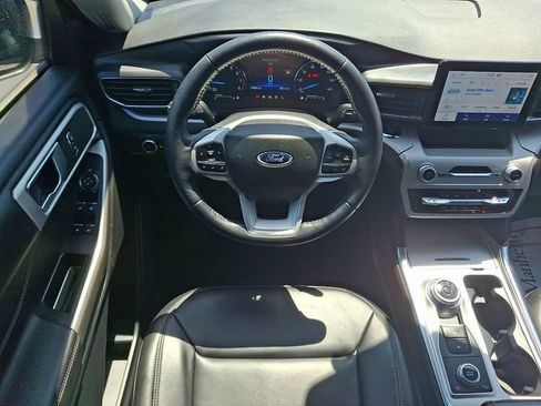 Used 2023 Ford Explorer XLT w/ Equipment Group 202A AWD/4WD image 12