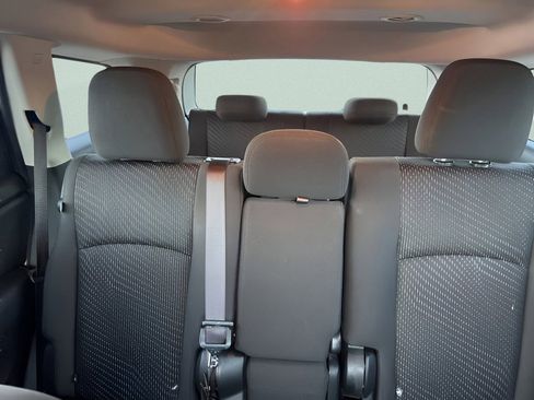 Used 2017 Dodge Journey SE w/ Flexible Seating Group image 23