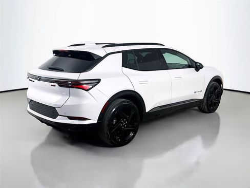 Used 2025 Chevrolet Equinox EV RS AWD/4WD image 9