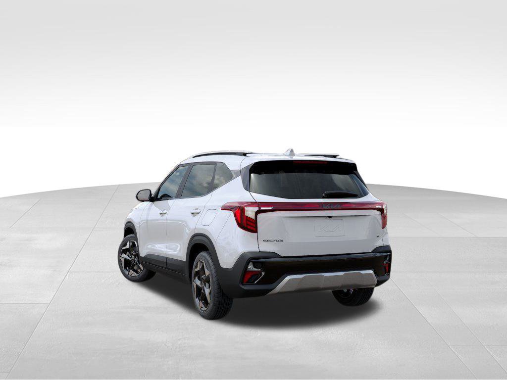 Used 2025 Kia Seltos S AWD/4WD image 4