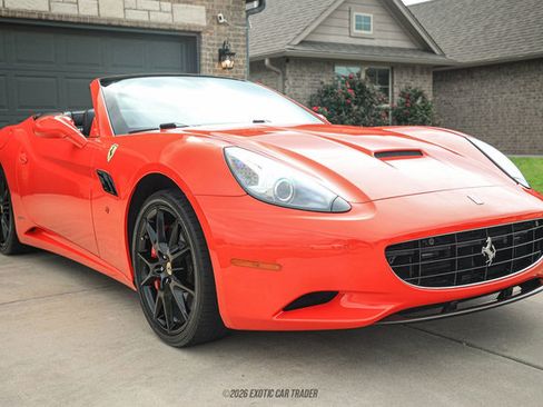 Used 2012 Ferrari California RWD image 12