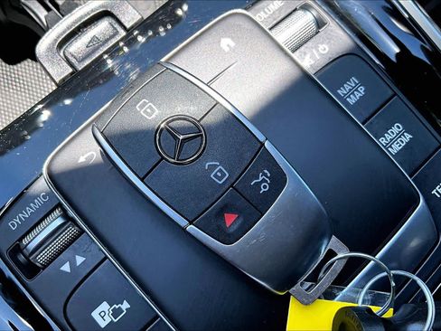 Used 2023 Mercedes-Benz GLA 250 4MATIC w/ Premium Package image 15