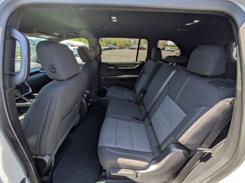 Certified 2025 GMC Acadia Elevation AWD/4WD image 26