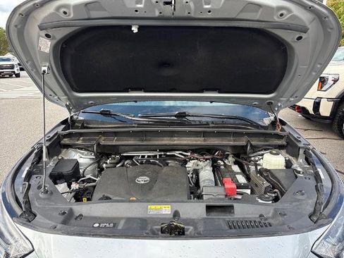 Used 2022 Toyota Highlander LE image 23