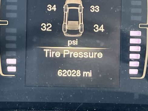 Used 2017 Jeep Cherokee Latitude w/ Cold Weather Group image 19