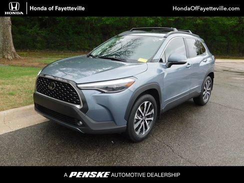 Used 2024 Toyota Corolla Cross XLE w/ Convenience Package image 1