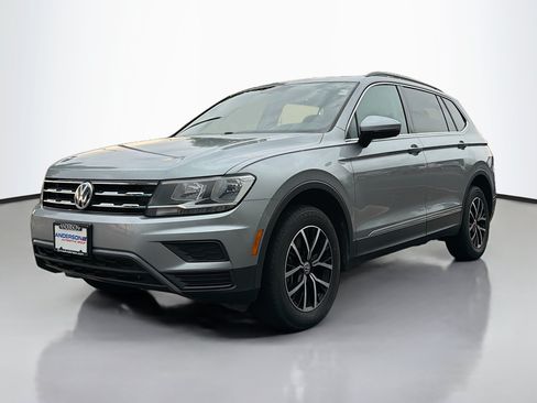 Used 2021 Volkswagen Tiguan SE w/ Panoramic Sunroof Package AWD/4WD image 11