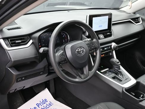 Used 2024 Toyota RAV4 XLE w/ Convenience Package FWD image 19