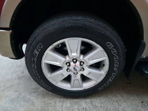 Used 2013 Ford F150 Lariat w/ Mid Equipment Group image 28