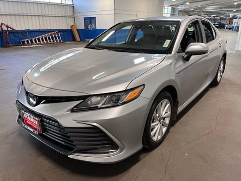 Used 2023 Toyota Camry LE image 7