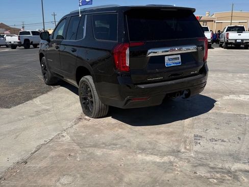 Used 2023 GMC Yukon SLE AWD/4WD image 5