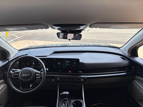 Used 2026 Kia Carnival FWD image 31