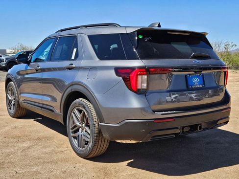 New 2026 Ford Explorer ST-Line w/ ST-Line Street Pack RWD image 8
