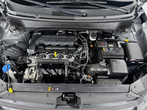 Certified 2025 Hyundai Venue SEL FWD image 28