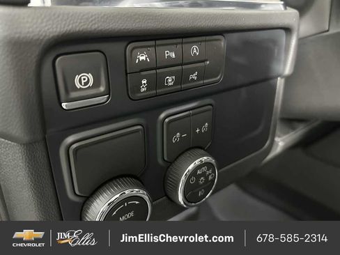 New 2026 Chevrolet Suburban LT w/ Comfort Package image 23