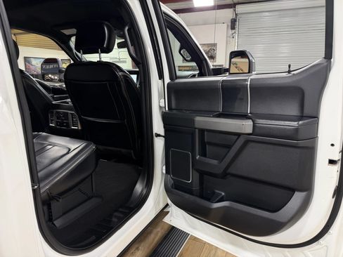 Used 2020 Ford F250 Platinum w/ Tremor Off-Road Package AWD/4WD image 17