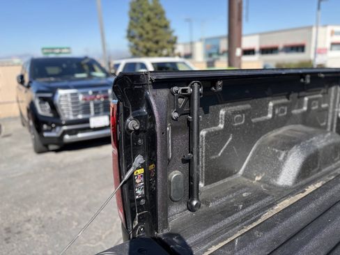 Used 2024 Chevrolet Silverado 2500 High Country w/ Midnight Edition AWD/4WD image 11