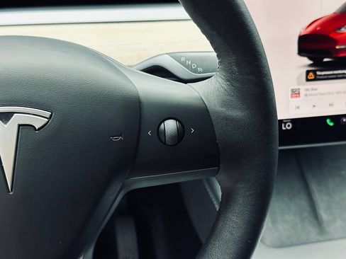 Used 2023 Tesla Model Y Long Range AWD/4WD image 32