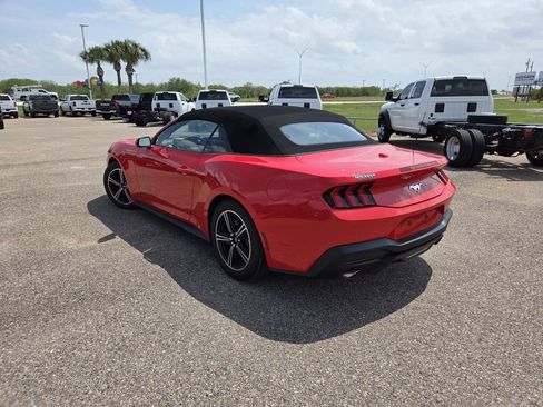 Used 2024 Ford Mustang Convertible RWD image 7