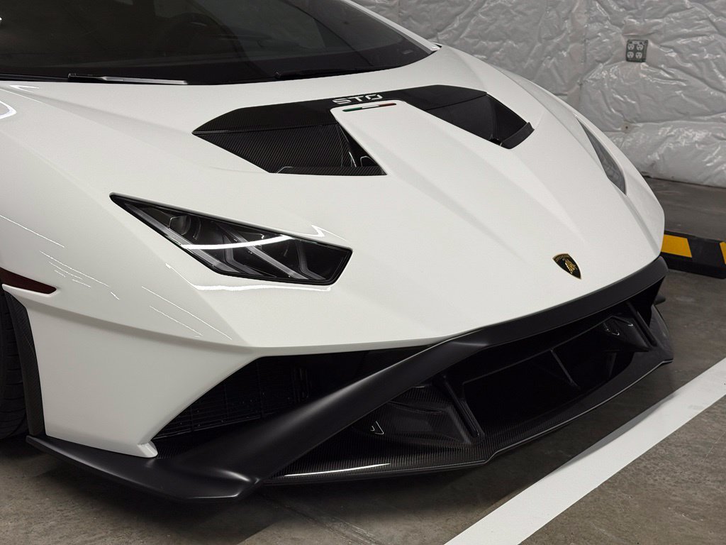 Used 2021 Lamborghini Huracan STO RWD image 24
