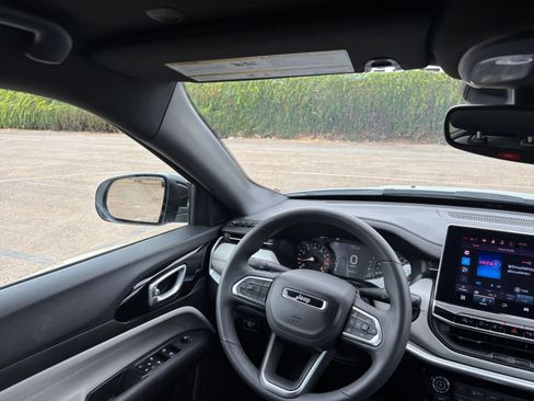 Used 2025 Jeep Compass Limited AWD/4WD image 35