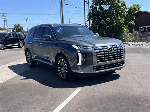 Used 2025 Hyundai Palisade Calligraphy image 3