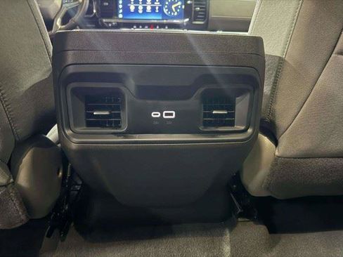 Used 2024 Chevrolet Silverado 1500 LT AWD/4WD image 33