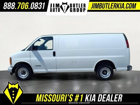 Used 2002 Chevrolet Express 2500 w/ Convenience Pkg 2 RWD image 4