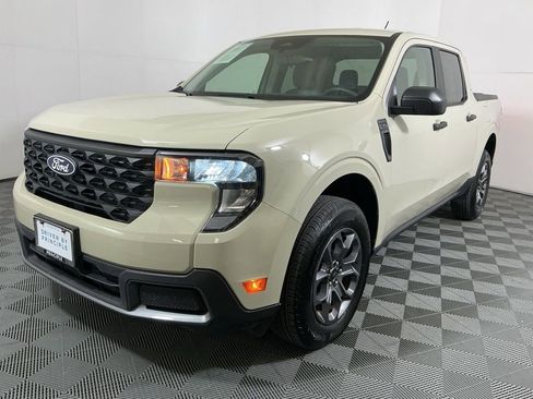 Used 2025 Ford Maverick XLT w/ Equipment Group 302A image 2