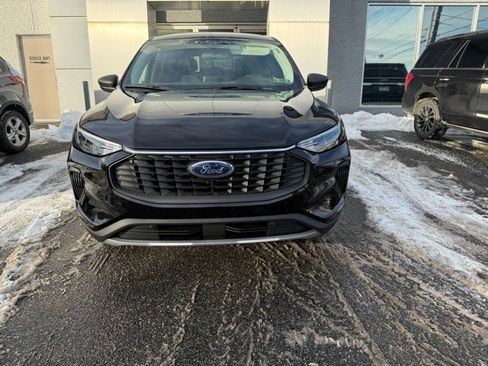 Used 2026 Ford Escape Active w/ Cold Weather Package image 2