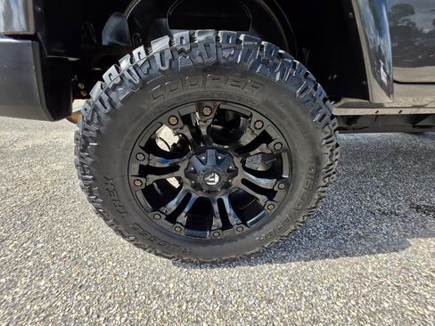 Used 2018 Jeep Wrangler Unlimited Sahara AWD/4WD image 32