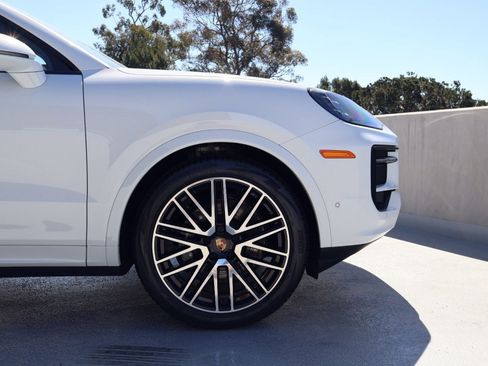 New 2026 Porsche Cayenne Coupe AWD/4WD image 11