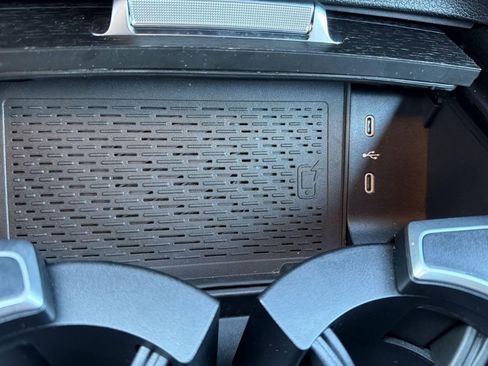 Used 2025 Mercedes-Benz GLS 450 4MATIC image 35