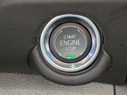 Certified 2025 Chevrolet Suburban Premier image 31