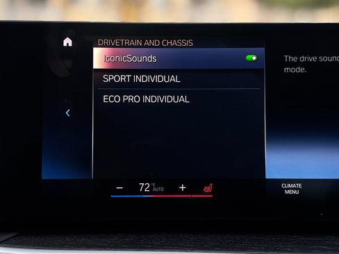 Used 2023 BMW 330i Sedan w/ M Sport Package image 30