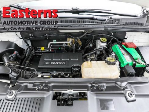 Used 2020 Chevrolet Trax LT w/ LT Convenience Package image 7