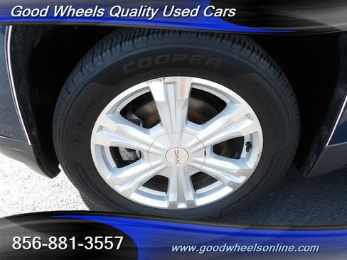 Used 2017 GMC Terrain SLE w/ Technology Package AWD/4WD image 11